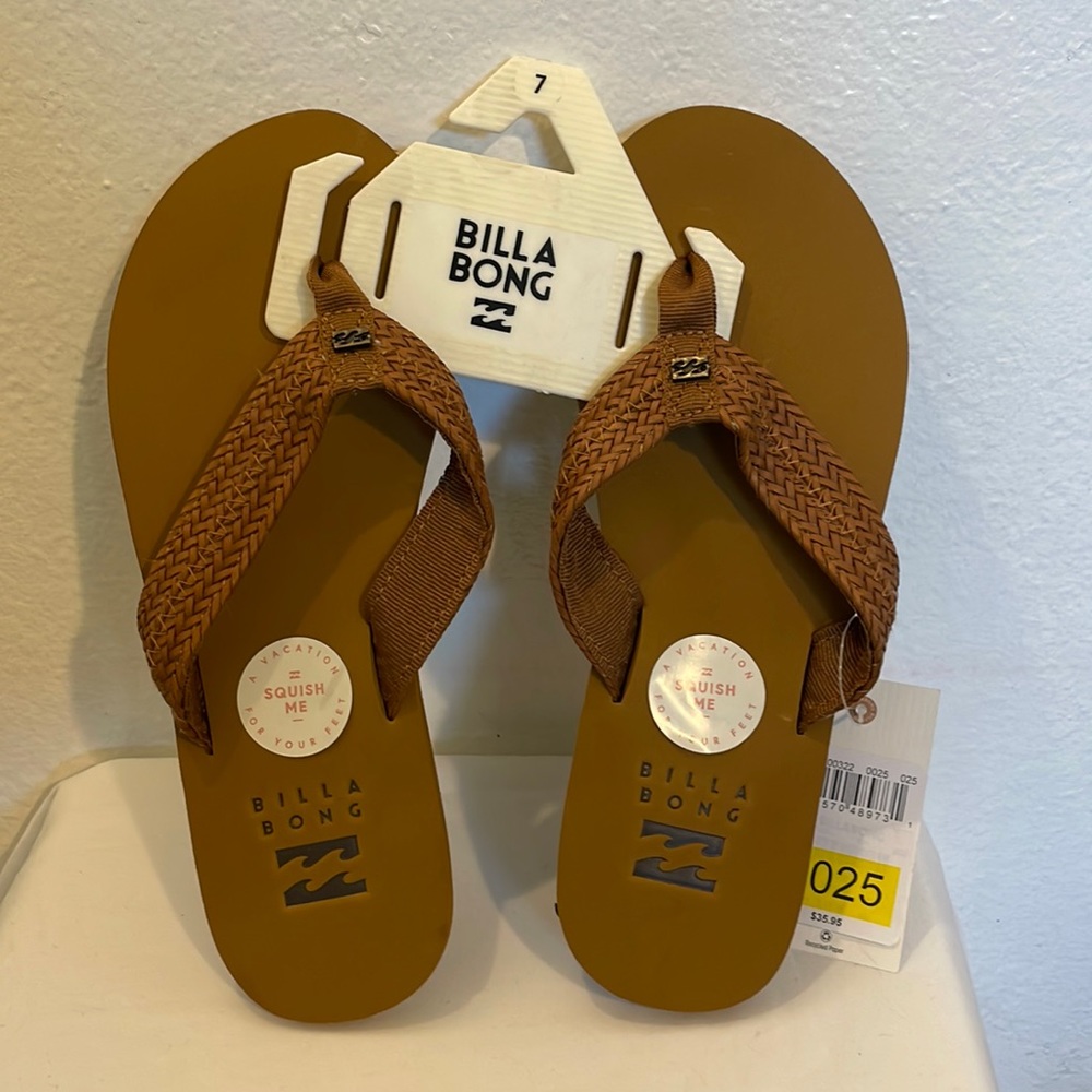 NWT Billabong Sandals